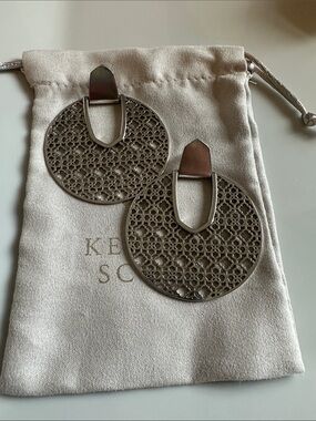 Kendra Scott Circular Filigree Drop Earrings - Silver